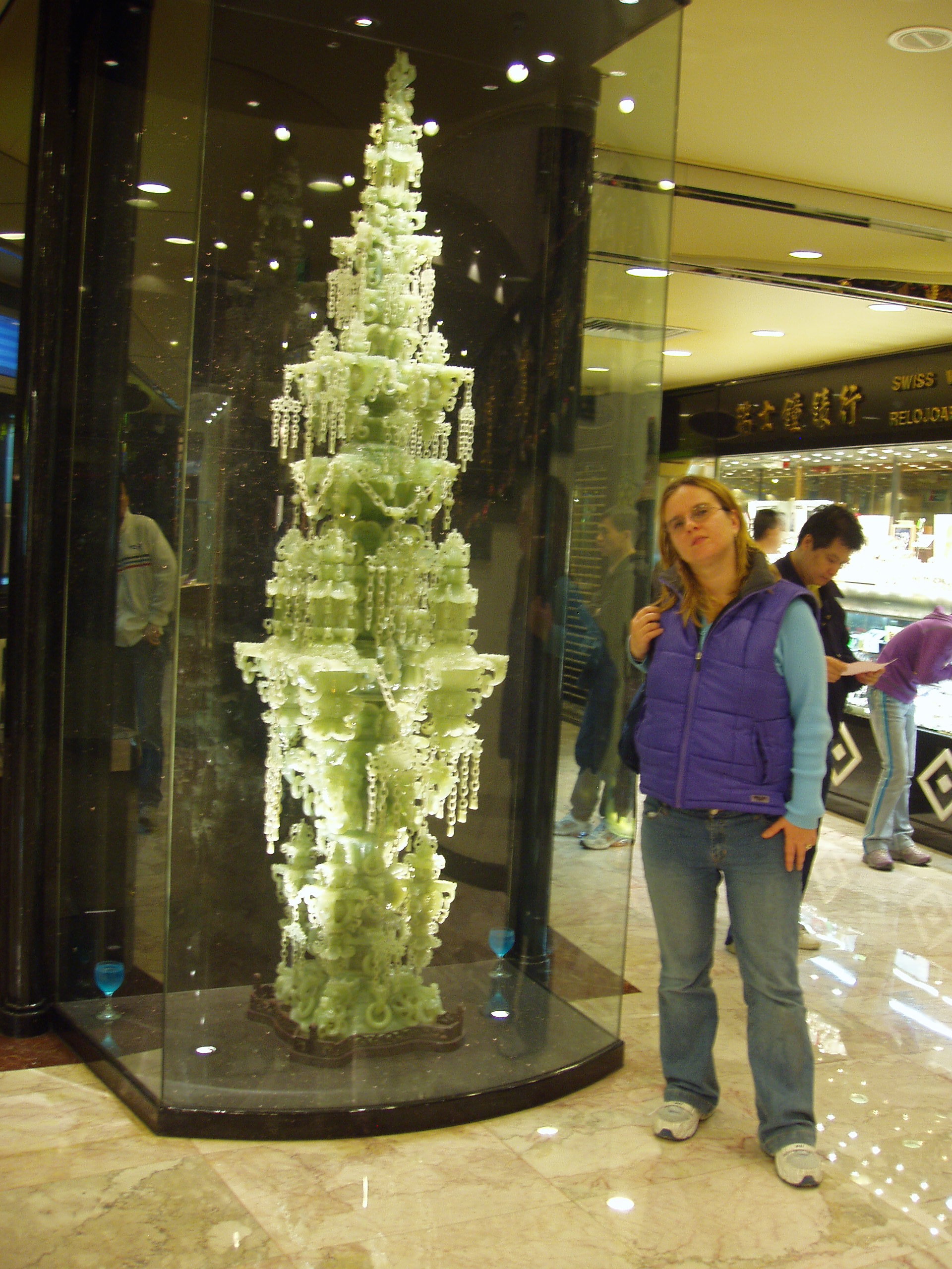 Jade sculpture in Macao (December 2006)